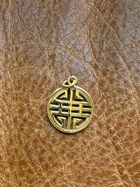 Gold Round Chinese Longevity Symbol Pendant - Women Jewelry